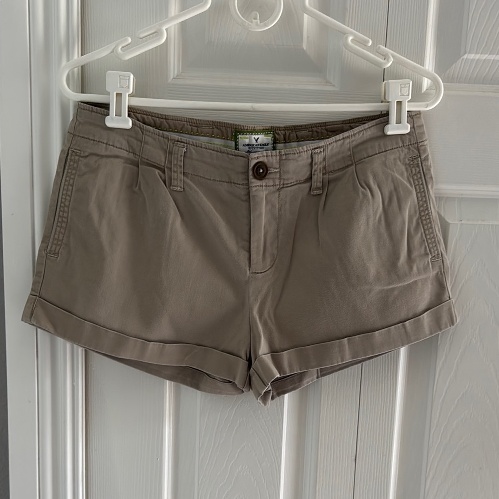 Juniors kakhi American Eagle Shorts
